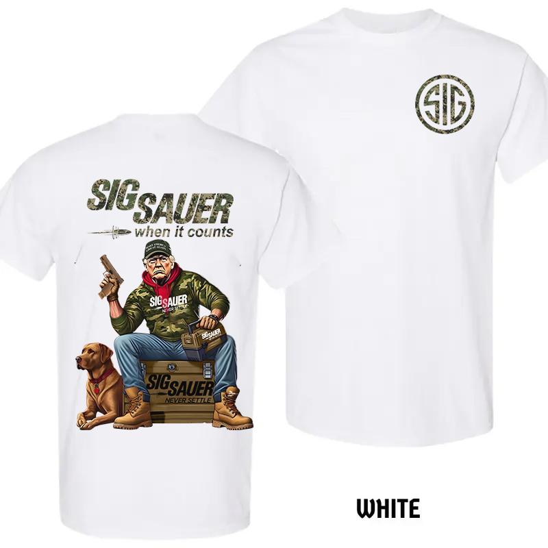 2025 Trump With Sig Sauer P320 When It Counts T-shirt – Sig Sauer Fan Gift Hunting Enthusiast Outfit Gift For Men And Women Dad Unisex
