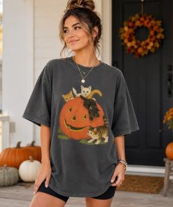 Vintage Halloween Comfort Colors Shirt , 90s Style Retro Pumpkin Cat Tee , Fall Vibes T-shirt For Women, Spooky Season Outfits - HUNTWEAR SHOP